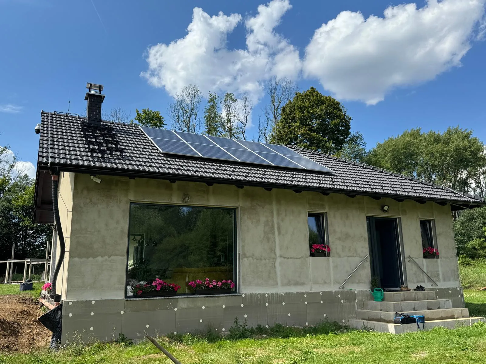 Fotovoltaika na sedlové střeše rodinného domu